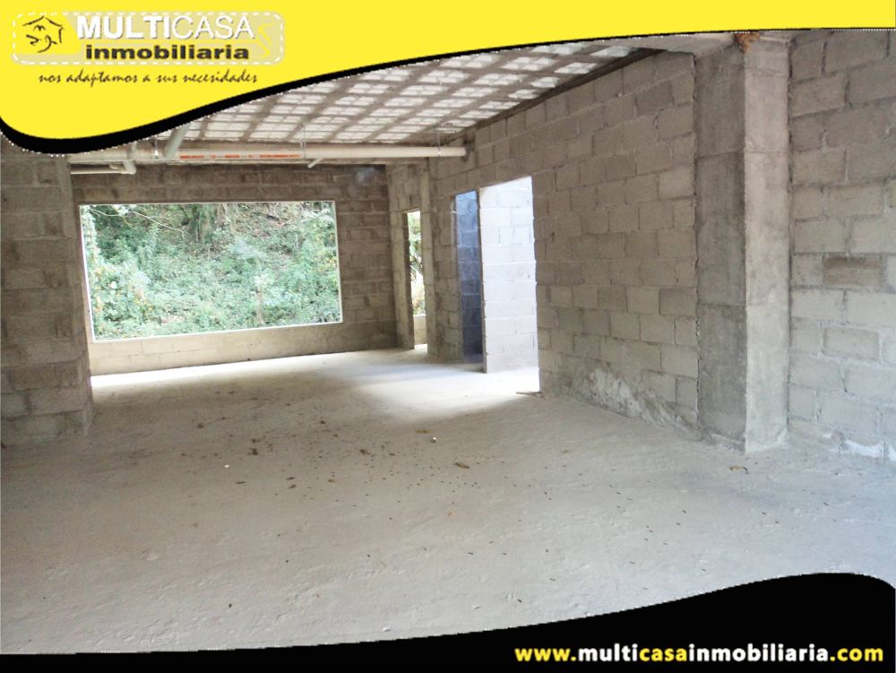 Venta de Hermosa Casa Comercial por terminar ubicada en Urbanización con Cinco Departamentos a crédito Sector San Joaquin Cuenca-Ecuador