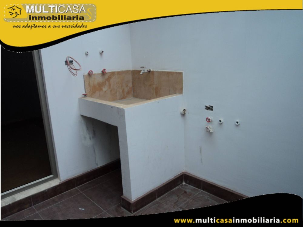 Casa en Venta a Crédito por estrenar Sector Pencas Cuenca-Ecuador