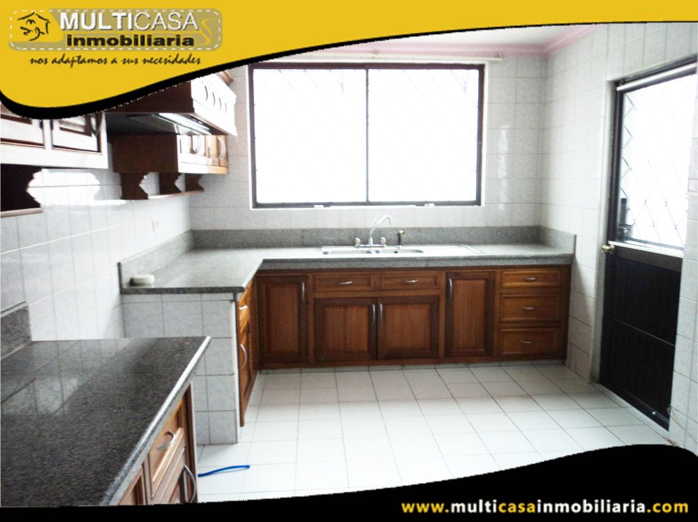 Casa Comercial en Venta a Crédito  Sector Av.Paucarbamba Cuenca-Ecuador