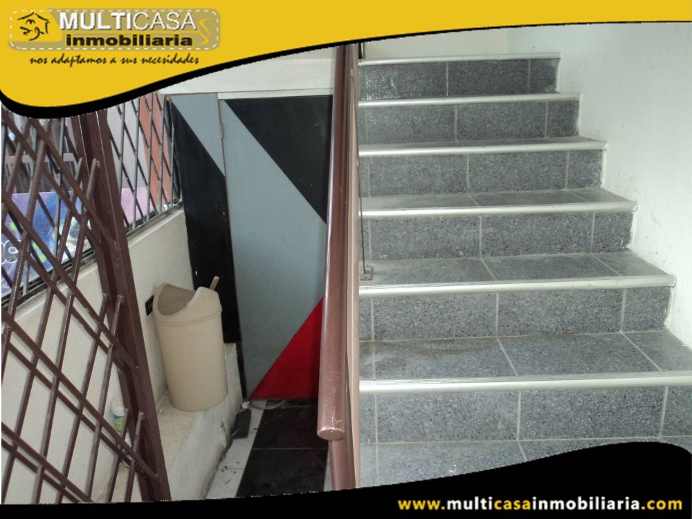 Casa Comercial en Venta a Crédito dos departamentos Sector Av.Gonzales Suarez Cuenca-Ecuador