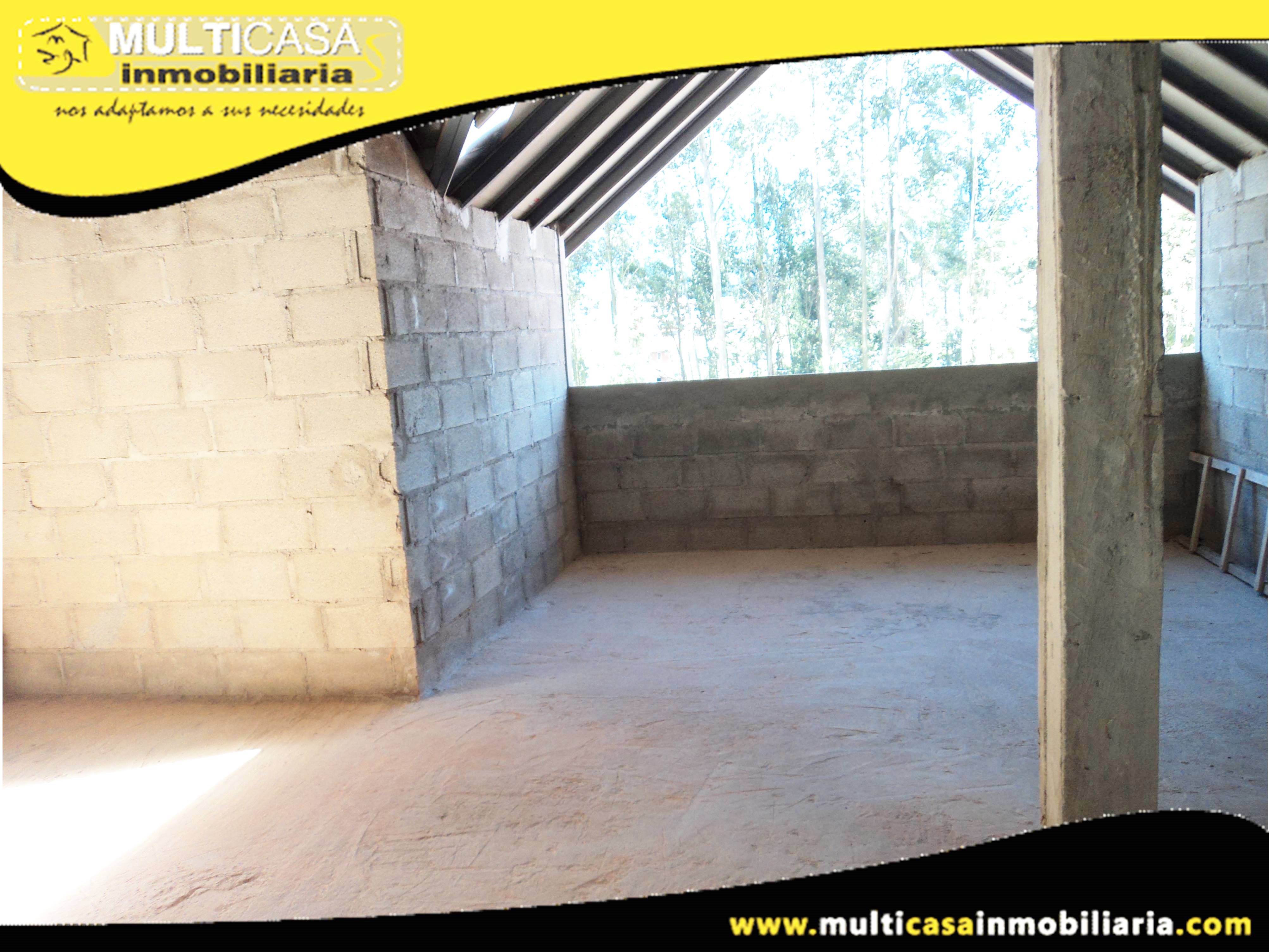 Venta de Hermosa Casa a Crédito de dos departamentos y un local comercial con garaje para tres vehiculos Sector Av.Gonzales Suarez Cuenca-Ecuador