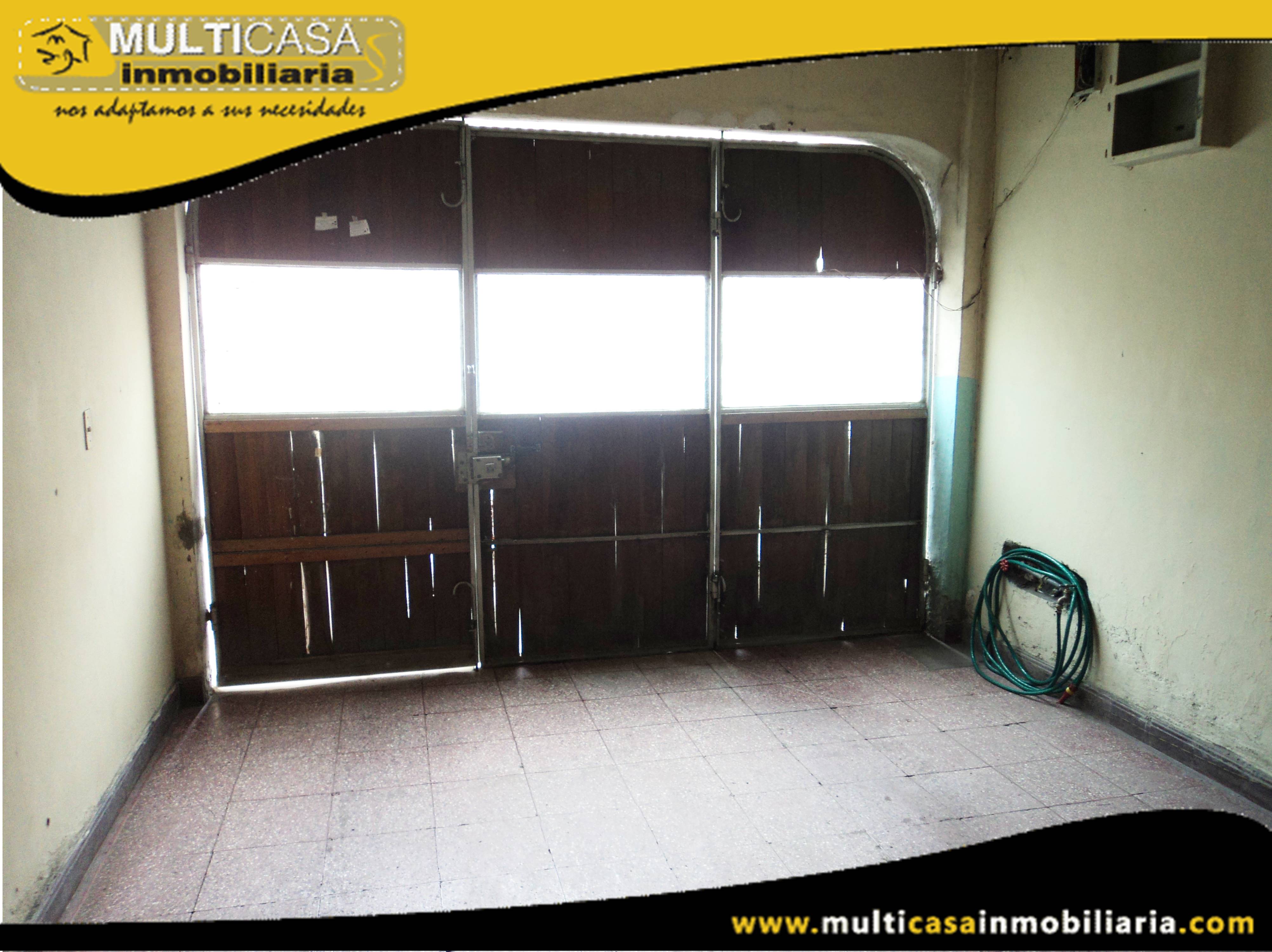 Casa Tres Departamentos en Venta a Crédito Sector Banco Central Cuenca-Ecuador