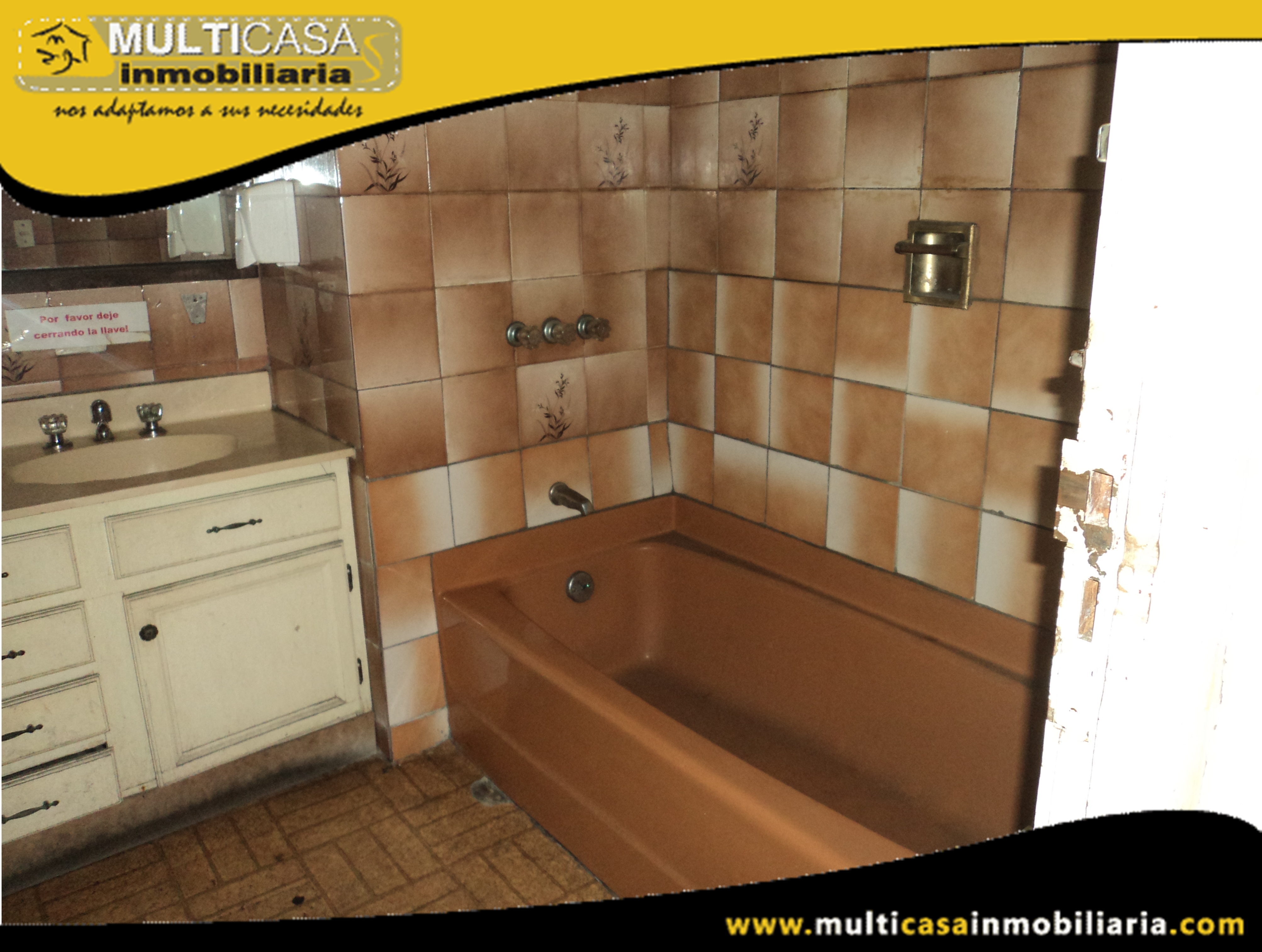 Casa en Venta con Local comercial a Crédito Sector Centro de la Ciudad Cuenca-Ecuador