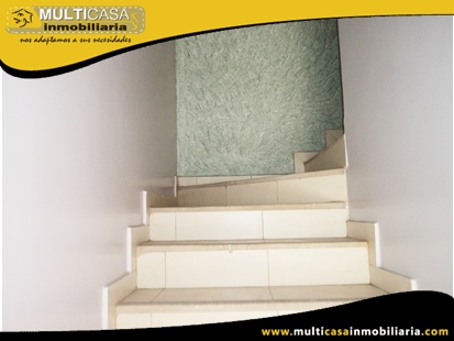 Casa en Venta Tres Departamentos a Crédito Sector Av. 10 de Agosto Cuenca-Ecuador