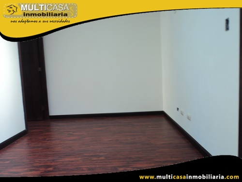 Casa en Venta a Crédito en Condominio Privado Sector Av. 1ero de Mayo Cuenca-Ecuador