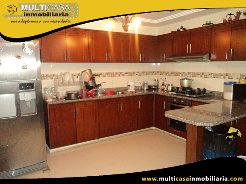 Casa en Venta a Crédito Sector Narancay Cuenca-Ecuador