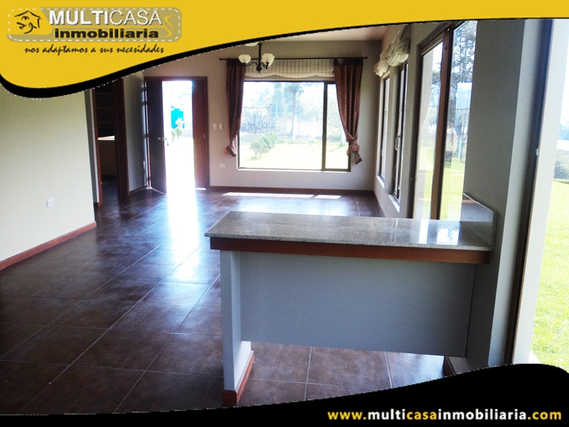 Arriendo Casa con Terreno Sector Zhullin Azogues-Ecuador