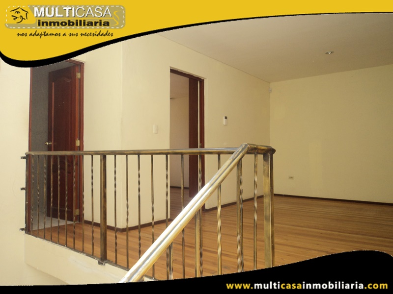 Casa en venta a Crédito Sector Las Orquídeas Cuenca-Ecuador