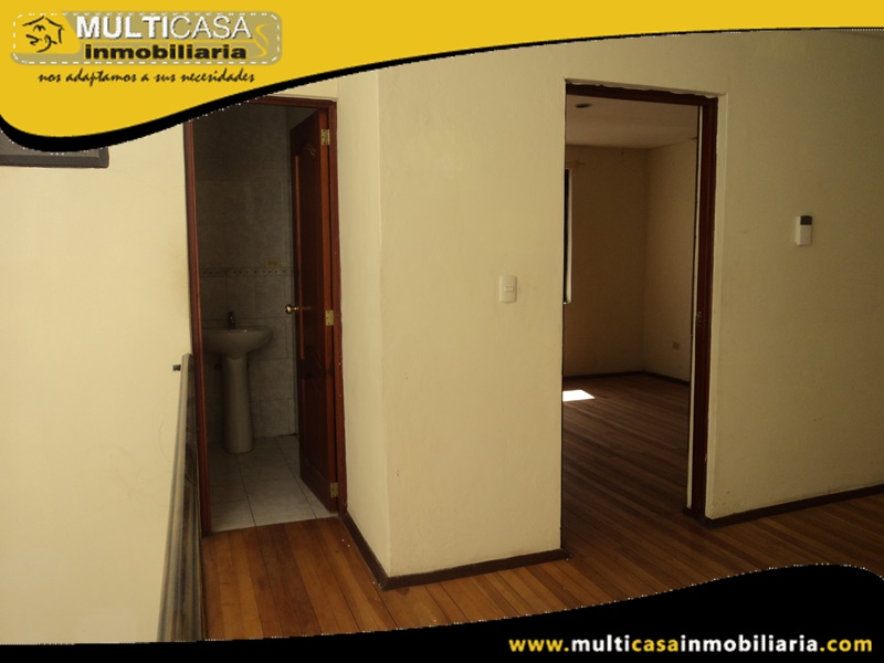 Casa en venta a Crédito Sector Las Orquídeas Cuenca-Ecuador