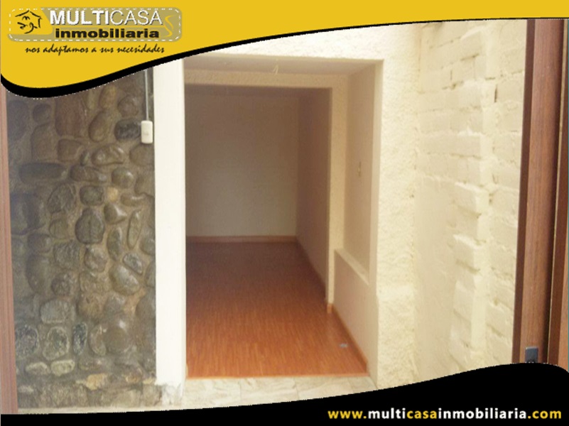 Casa en Venta  Sector Av. Loja Sin Garaje y Con Entrada Peatonal Cuenca-Ecuador