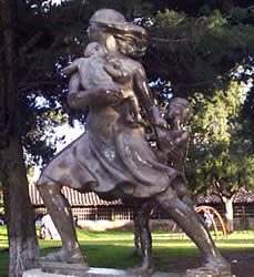 Monumento a La Madre