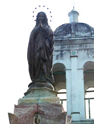 Monumento a la Virgen de Bronce